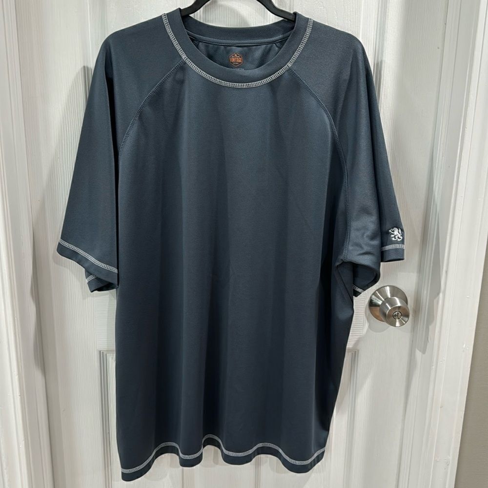 VINTAGE BRAND KNIT T-SHIRT.